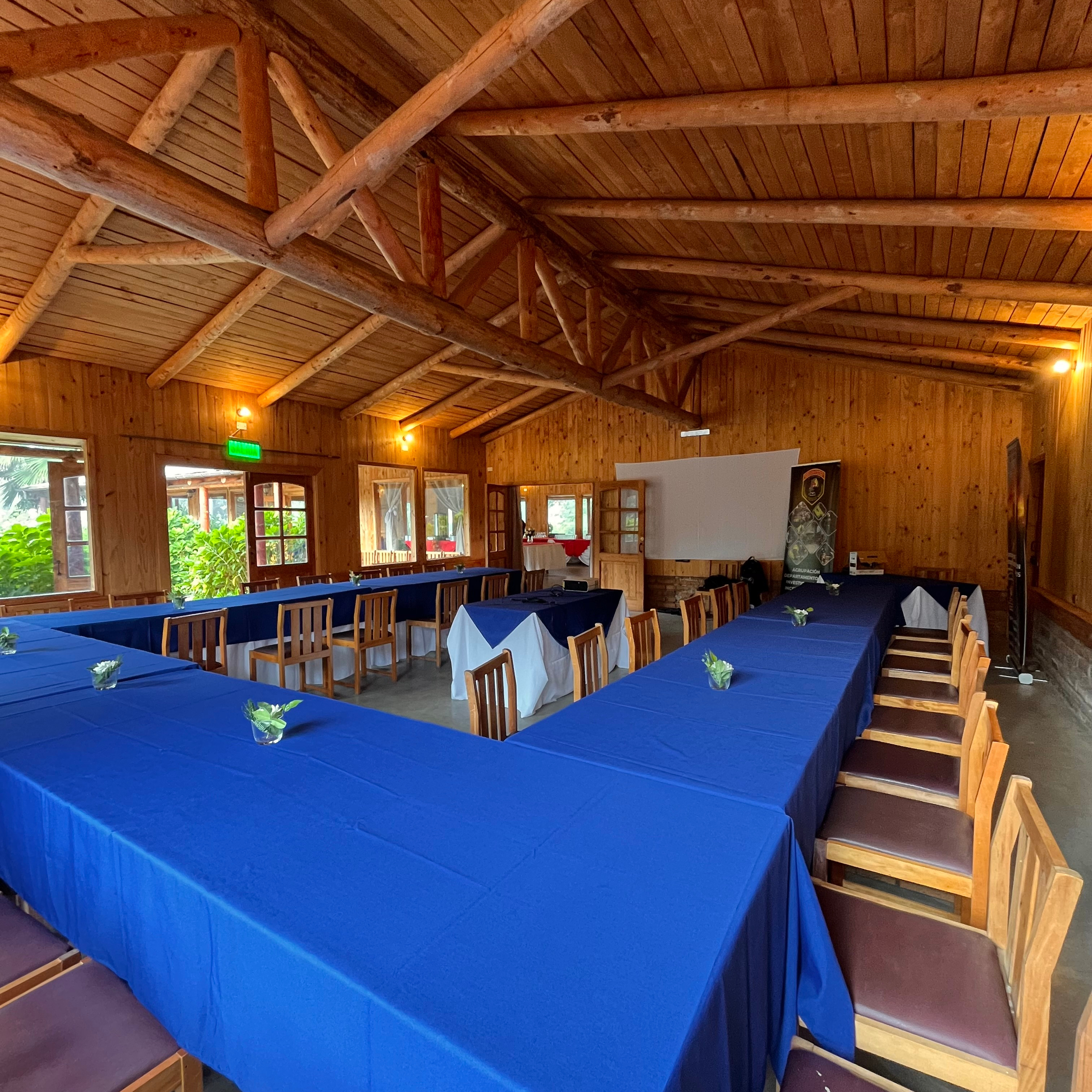 Montaje en U para capacitaciones Villa Alemana